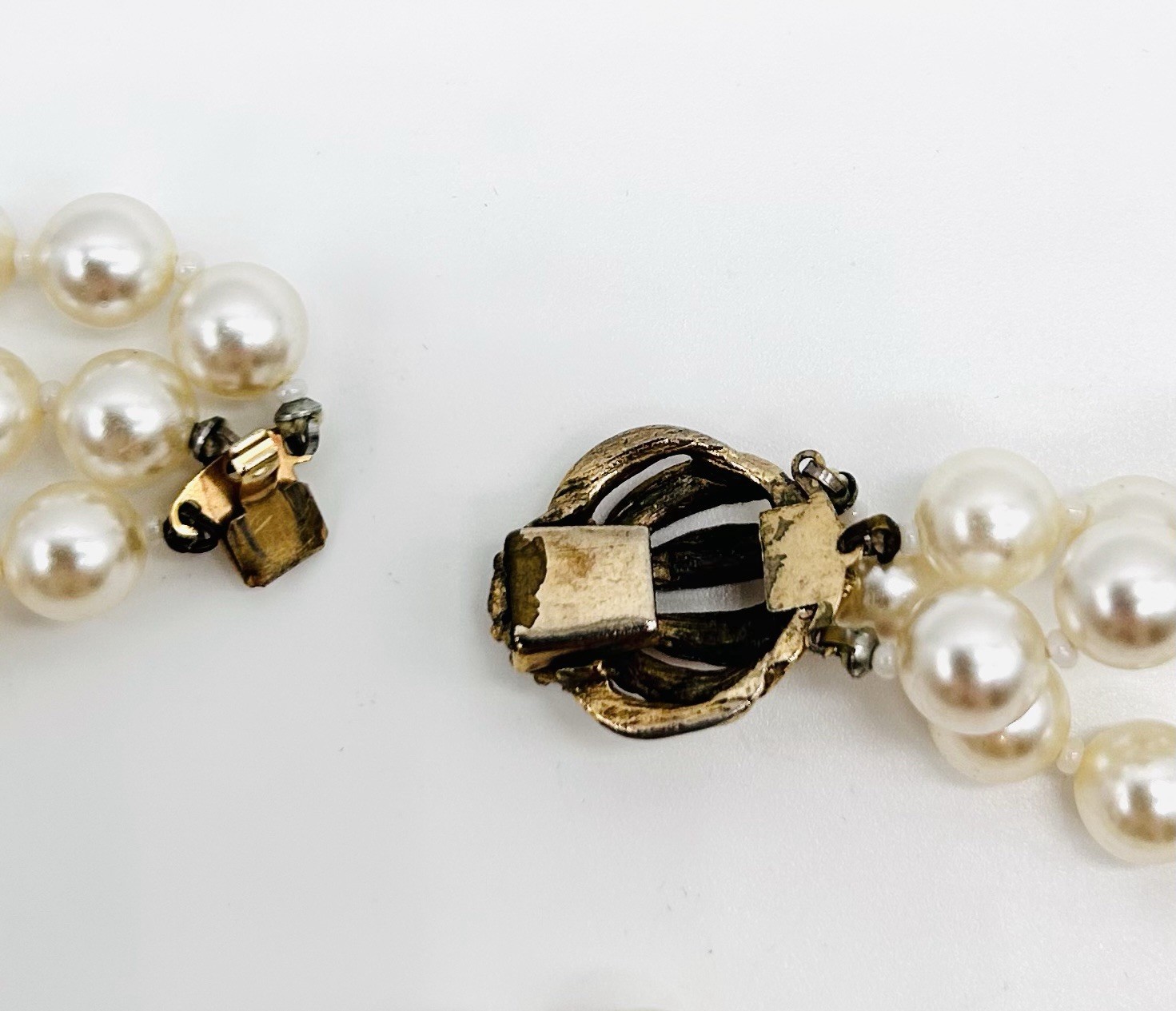 Vtg-TRIPLE STRAND-Multi-Length-FAUX PEARL NECKLACE-Gold Tone-Large Box Clasp