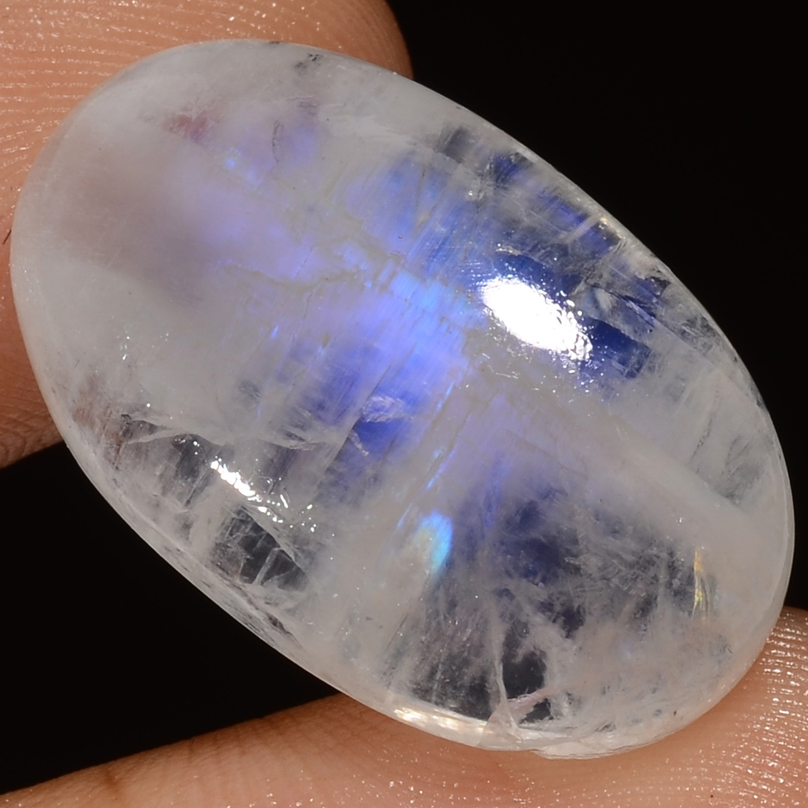 Natural Rainbow Moonstone Oval Shape Cabochon Gemstone 24.5 Ct 26X16X6mm EE46513