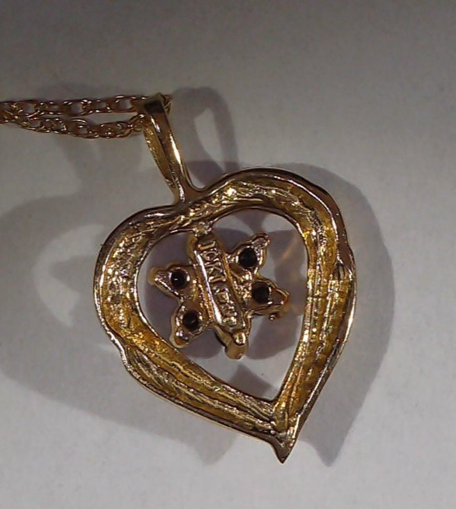Vtg 10K Yellow Gold Genuine Blue Sapphires in an Open Heart Pendant Necklace