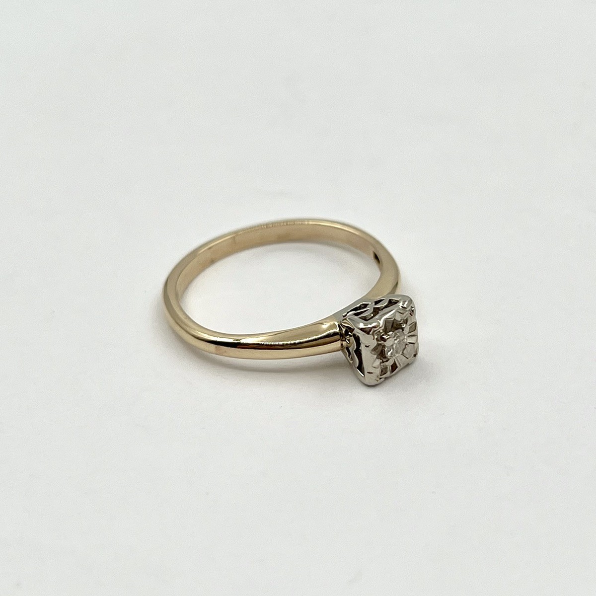 10k Gold Vintage Square Setting 0.05ct Round Diamond Ring Size 7.5 (LO1004839)