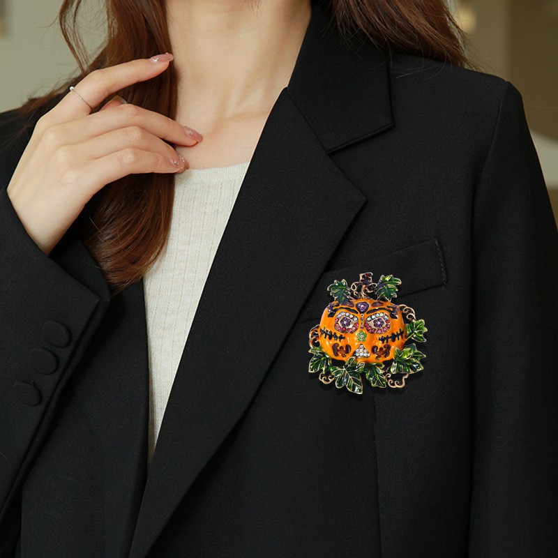 Fashion Halloween Pumpkin Brooches Pins For Women Men Enamel Badges Corsage