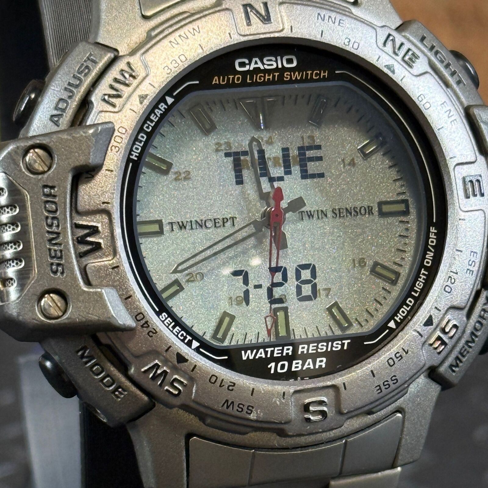 Casio Pro Trek PRT-500 Titanium – 52mm