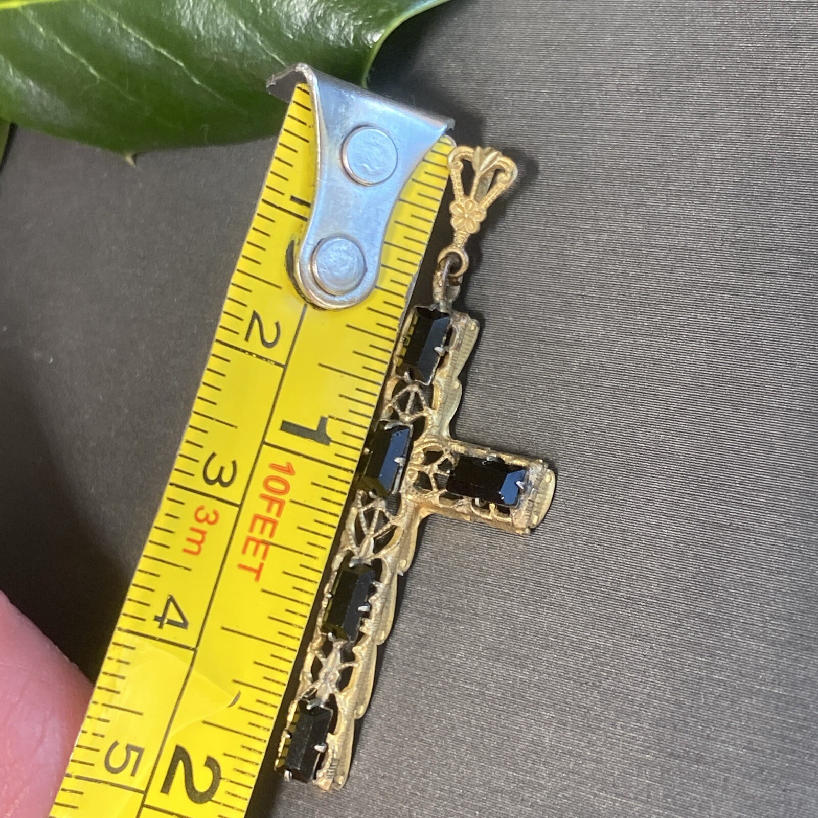 Vintage Filigree Cross Pendant Estate Jewelry Pre-owned Art Glass Die Struck