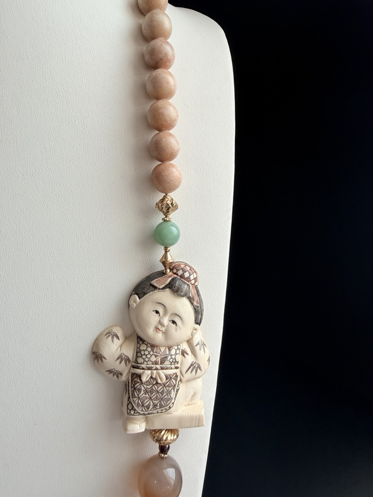 Vintage Necklace Pink Gemstone Flatback Carving Asian Figure 36” RO-DO NOS BL