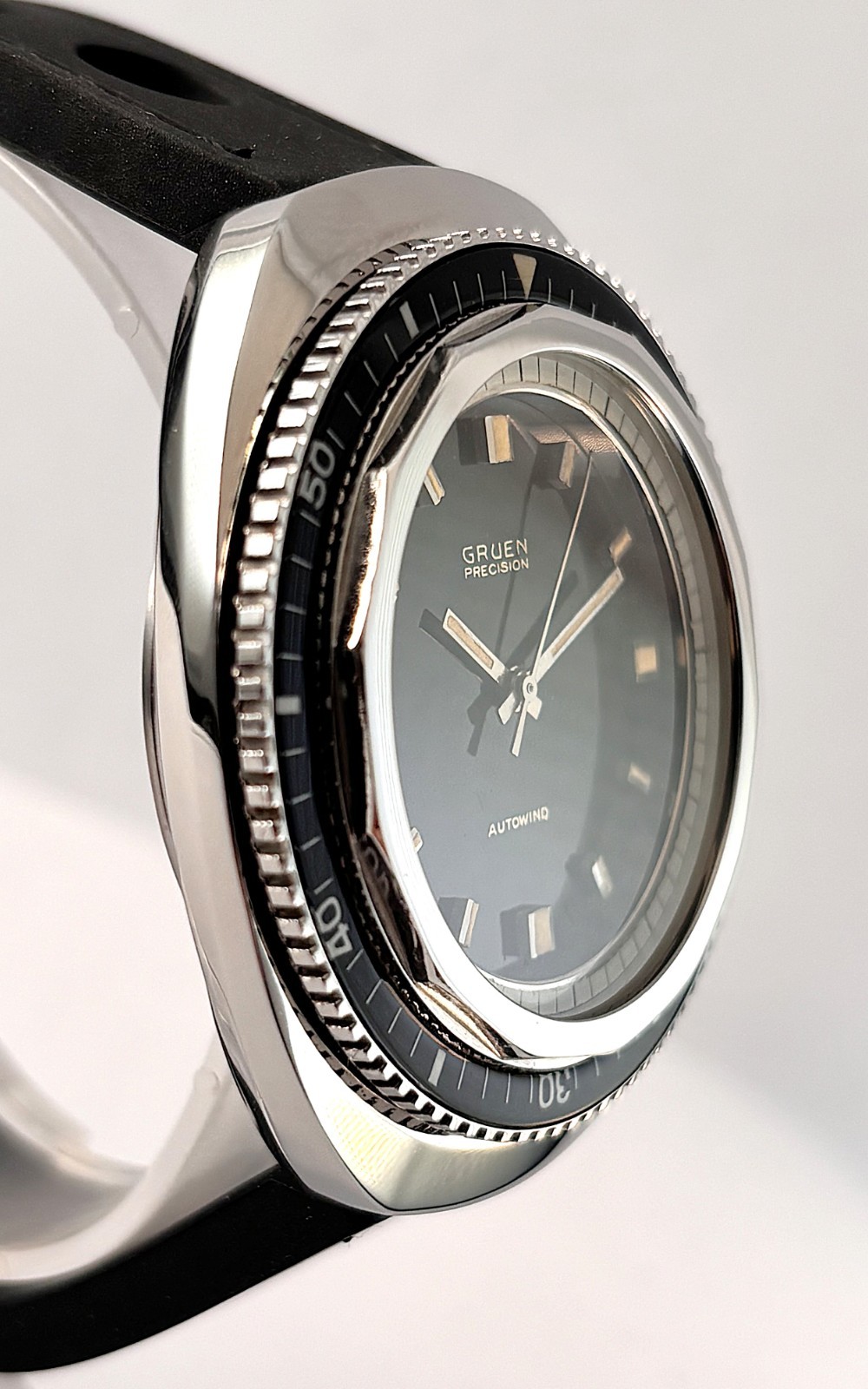 Vintage Gruen Autowind Stainless Steel 1500 Feet True Diver Mens Watch 17J 1970