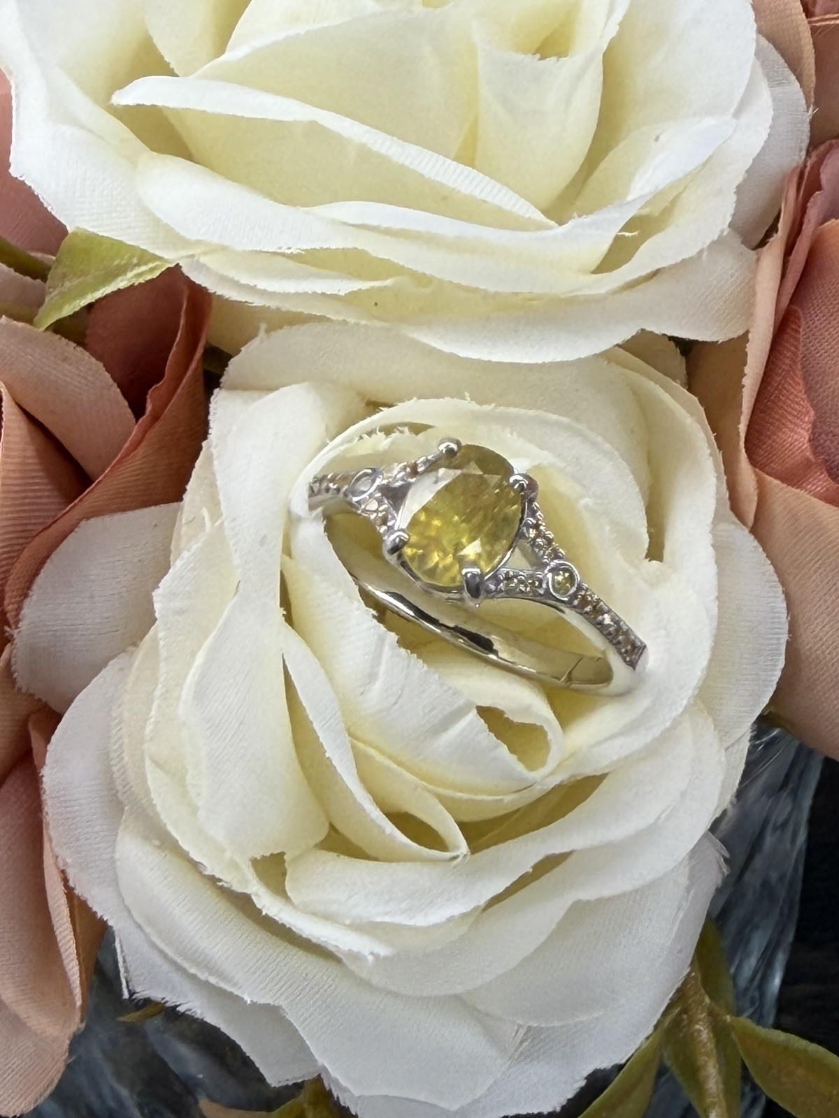 Stunning Natural Yellow Sapphire w/ sapphire accent Ring 925 Sterling Silver sz8