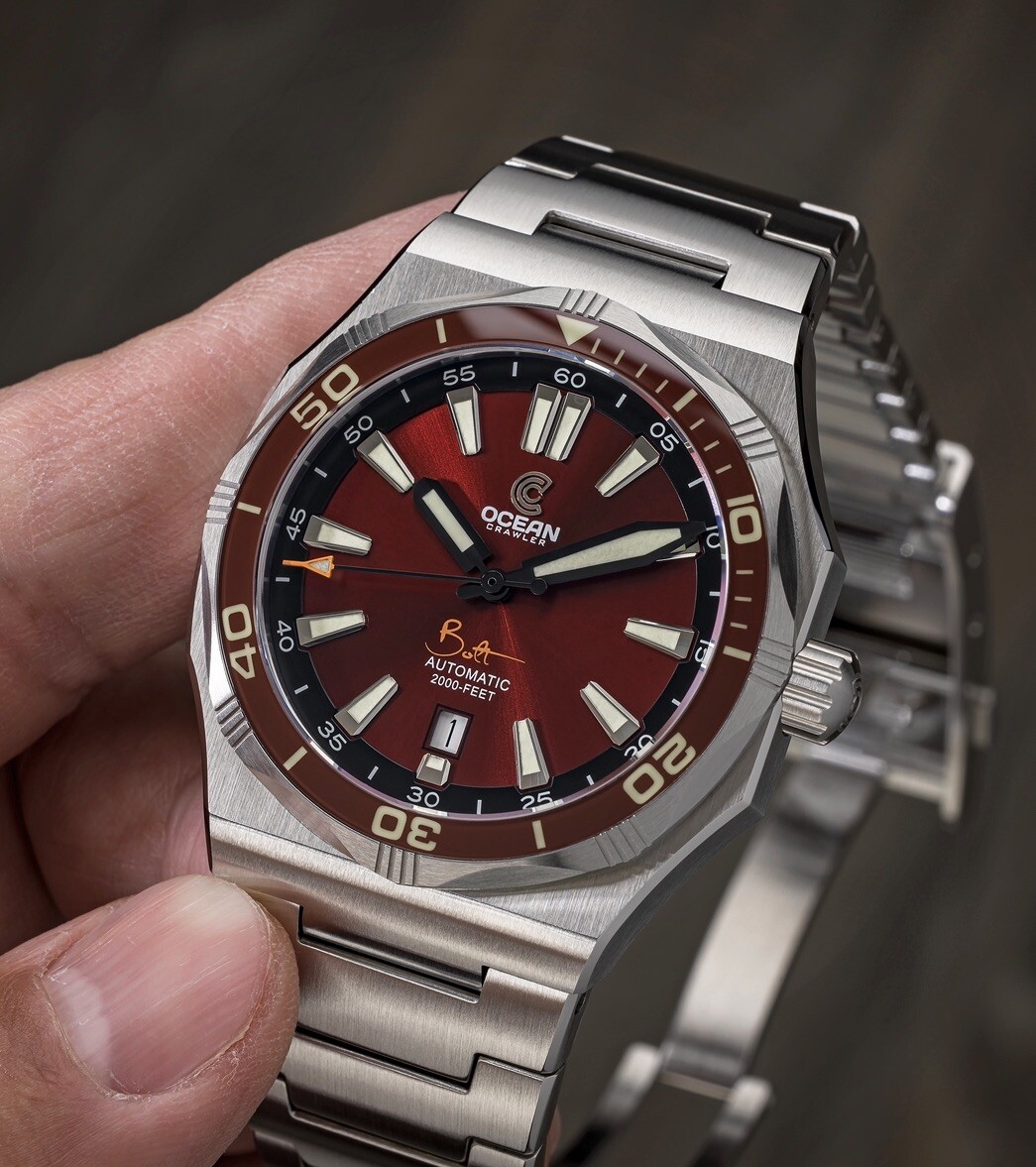 Ocean Crawler Bolt – Red Dial Diving Watch Stainless Steel.