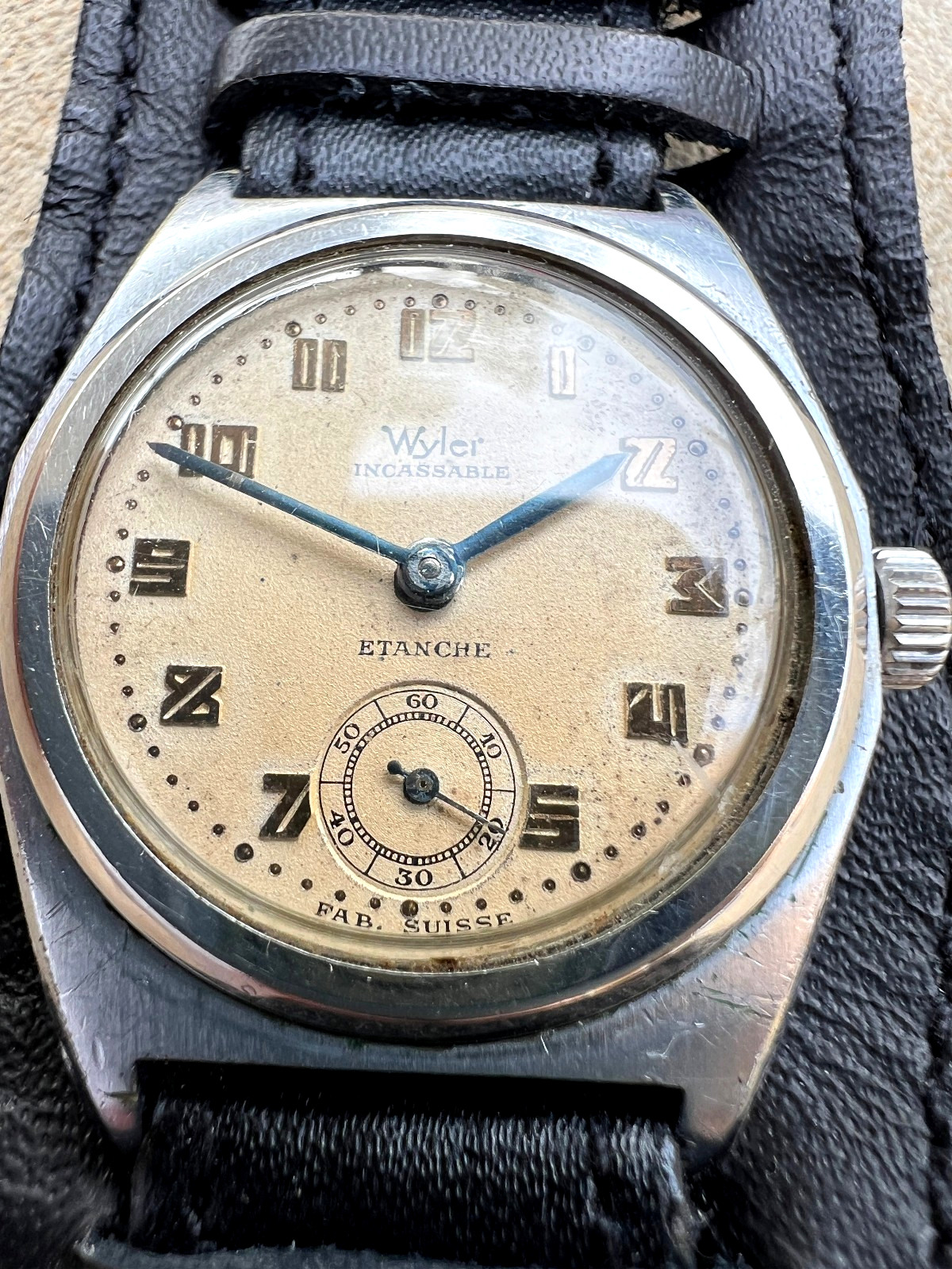 Vintage Wyler rare ww2 Military Etanche watch Deco numbers Tropical dial Works