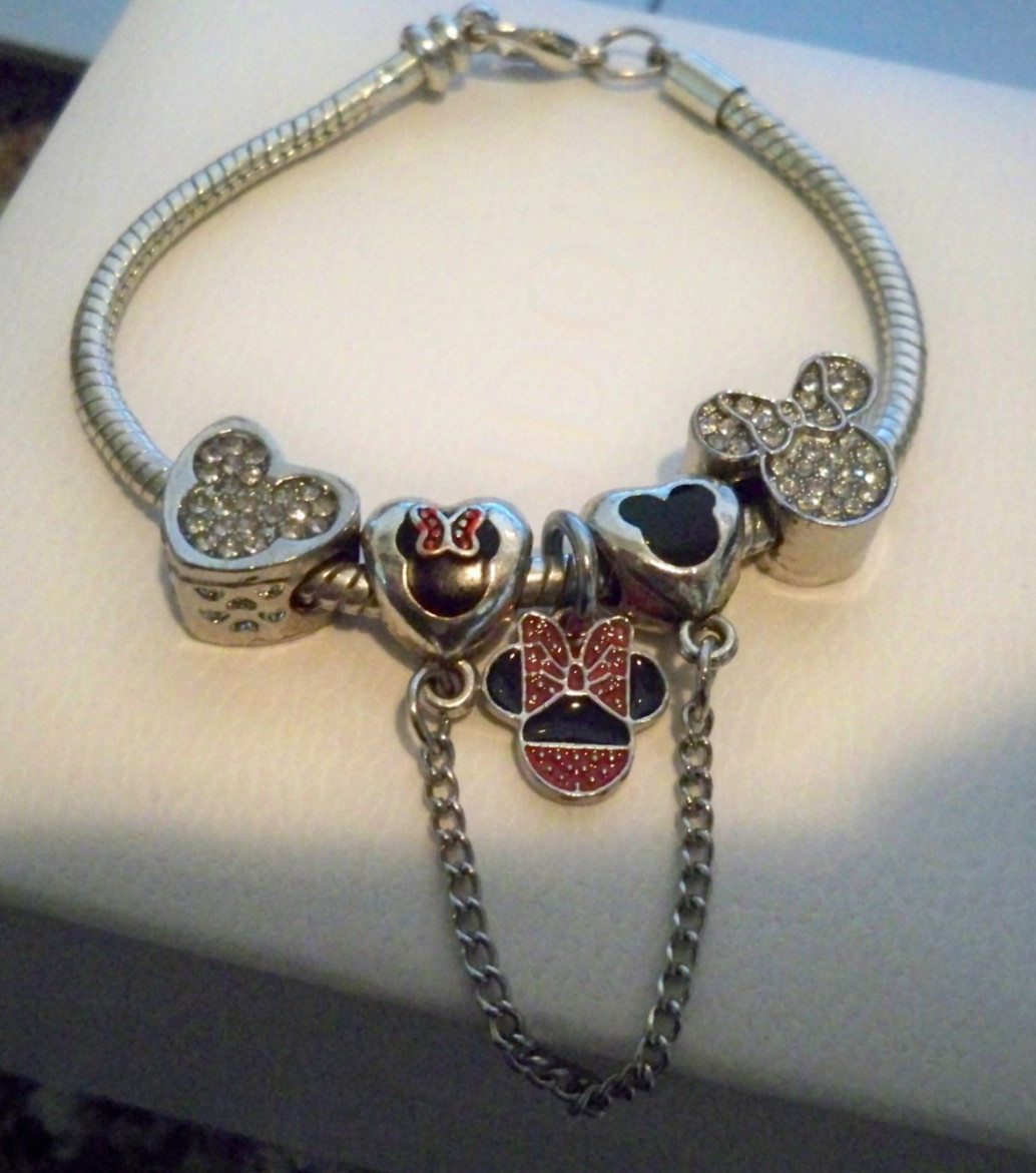 Size 7” Disney Micky Minnie Mouse Themed Charms Bracelet Silver Red Mickie Lot