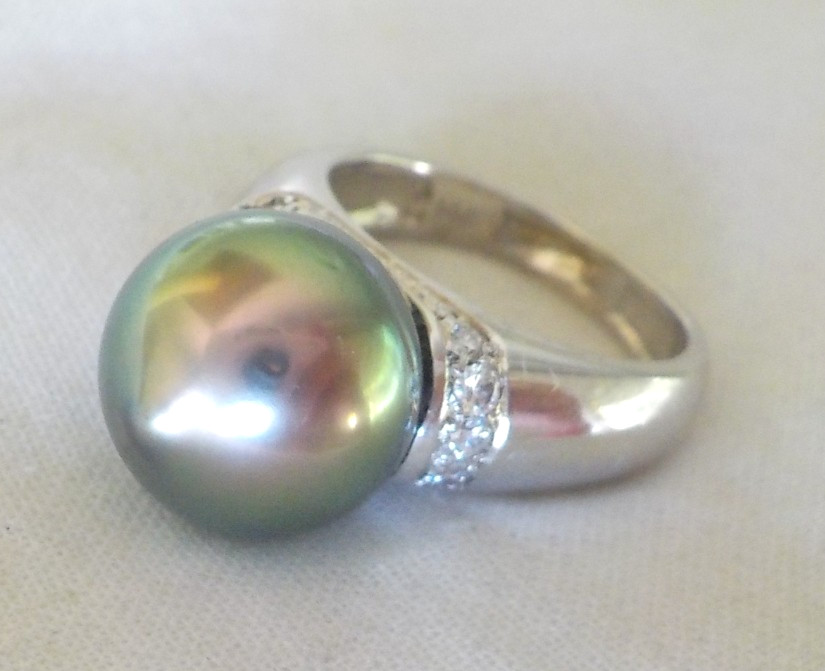 Elegant 14K White Gold Tahitian Pearl Diamond Ring – 8.8 grams, Sz 5.75, 0.10ct