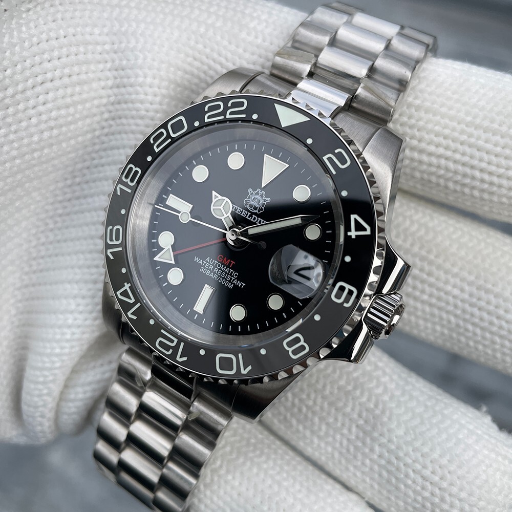 Steeldive SD1993, GMT, ‘Bruce Wayne’, NH34, Sapphire, Lume, 300m Diver, Diving