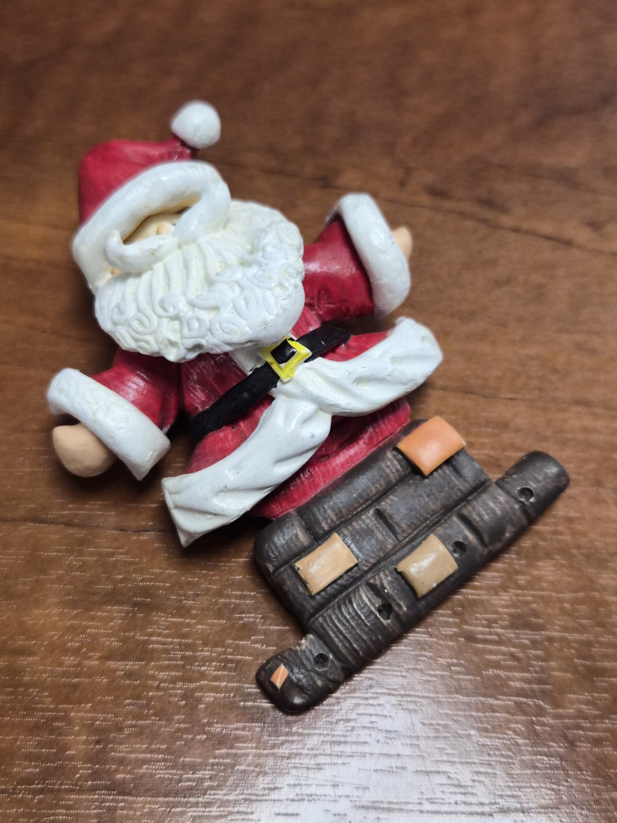 Estate Decorative Christmas Clay-Art Style Resin Santa Clause Pin / Brooch