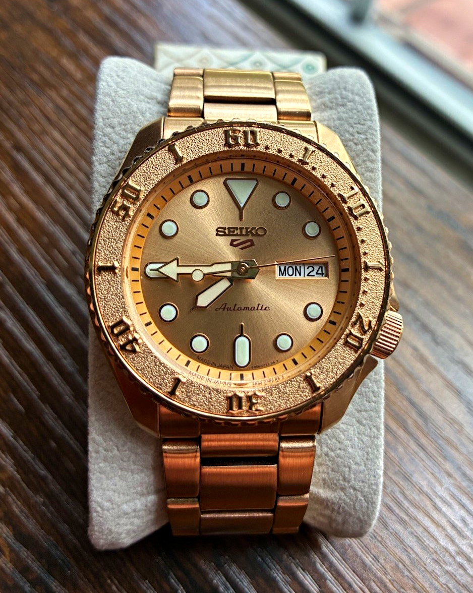 Seiko 5 Men’s Automatic Diver Watch SRPE72K1 Rose Gold Tone Day/Date 4R36 08E0