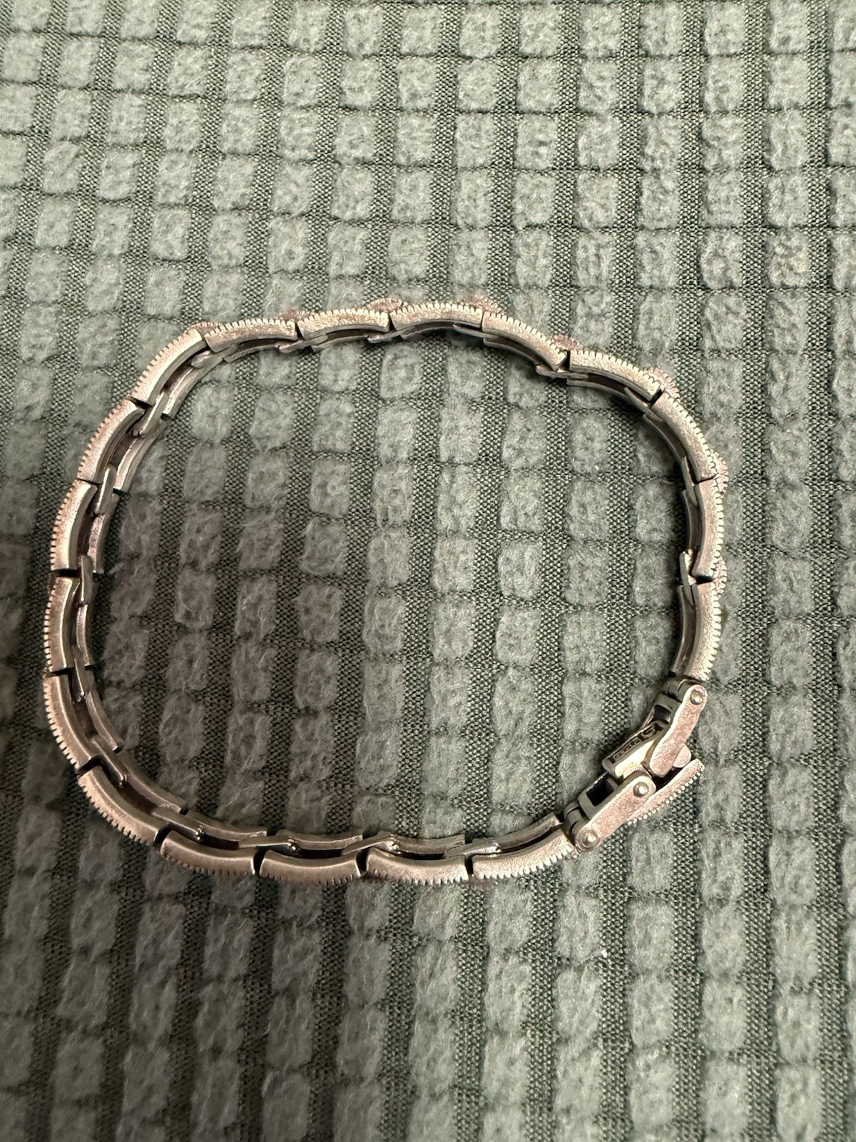 Elegant Chain Link 925 Sterling Silver Bracelet with Black Stones 7.5 Inch Long