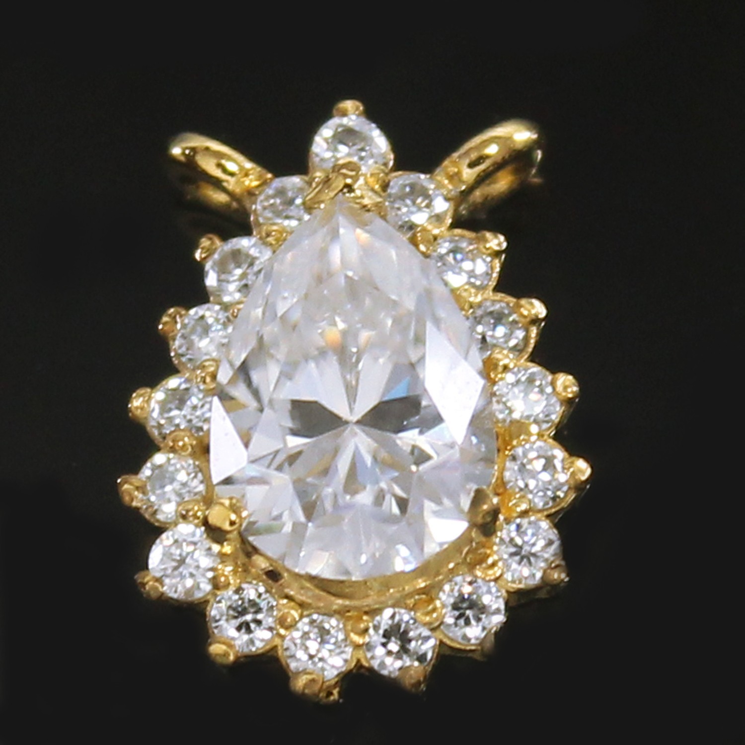 Certified VVS1 Lab Grown Diamond Women Elegance Precision Pendant 14K Gold Over