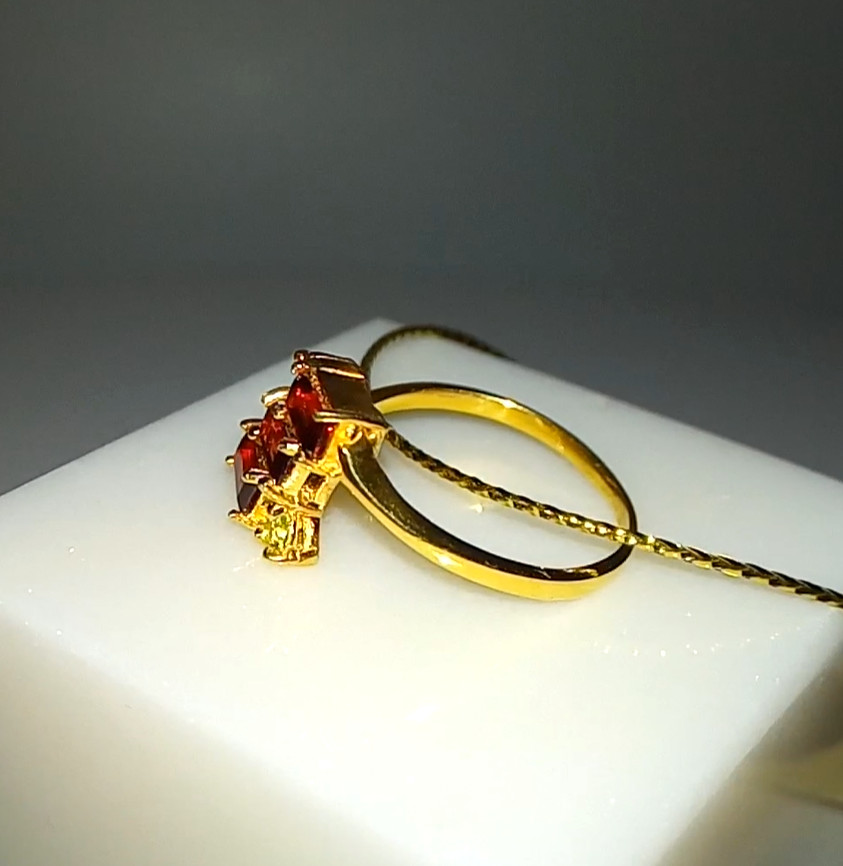 🔥🔥🔥Exclusive GARNET & PERIDOT RING in Silver and Gold – UNIQUE, Size 17.25