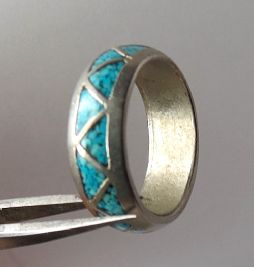 VTG NAVAJO TURQUOISE SILVER TONE CHIPS WEDDING BAND RING SIZE 7.75 & 6.9MM WIDE
