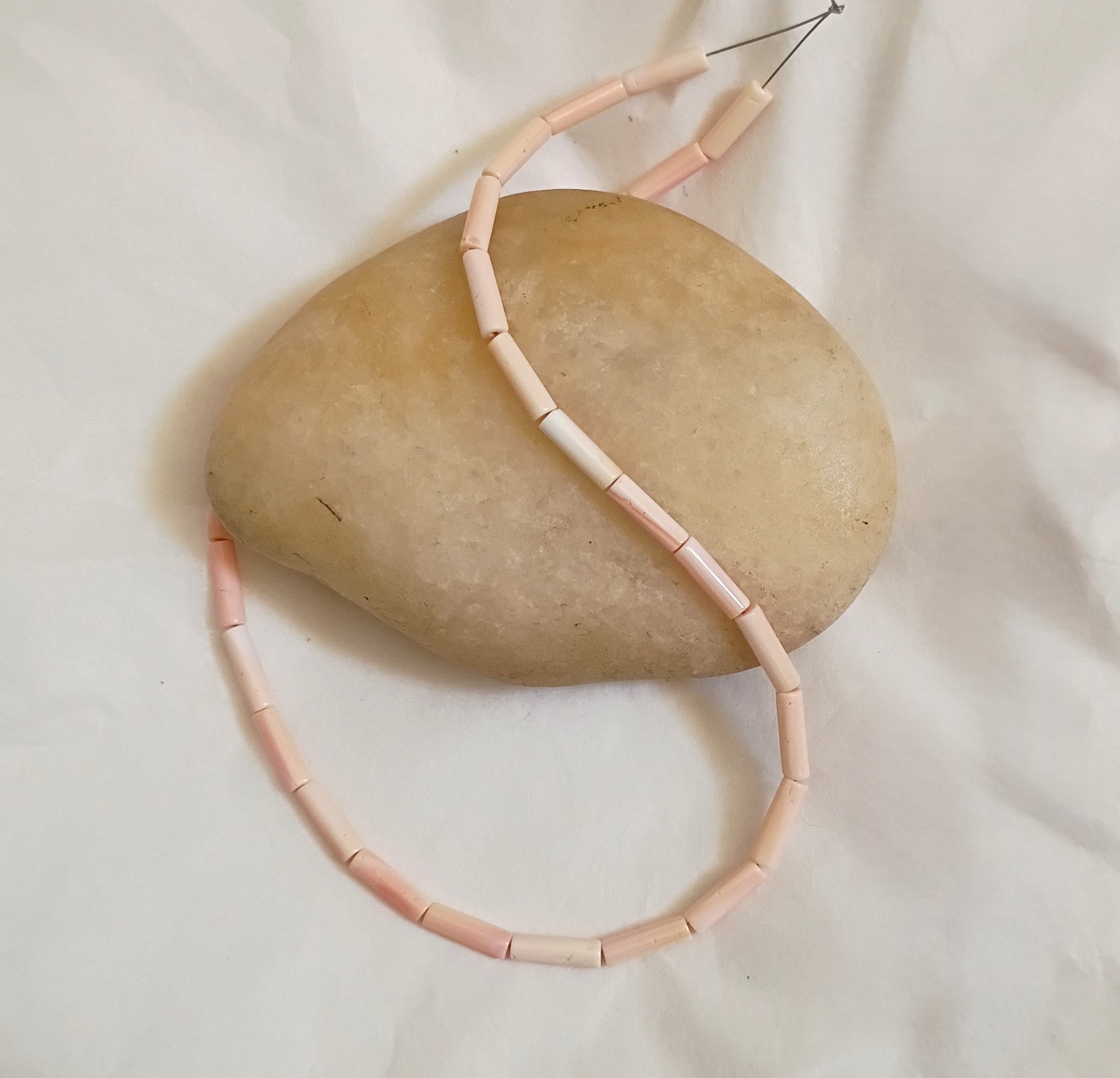 PINK QUEEN CONCH SHELL 4x13MM TUBE BEADS – ONE (1) 15.75″ Strand – 5726E