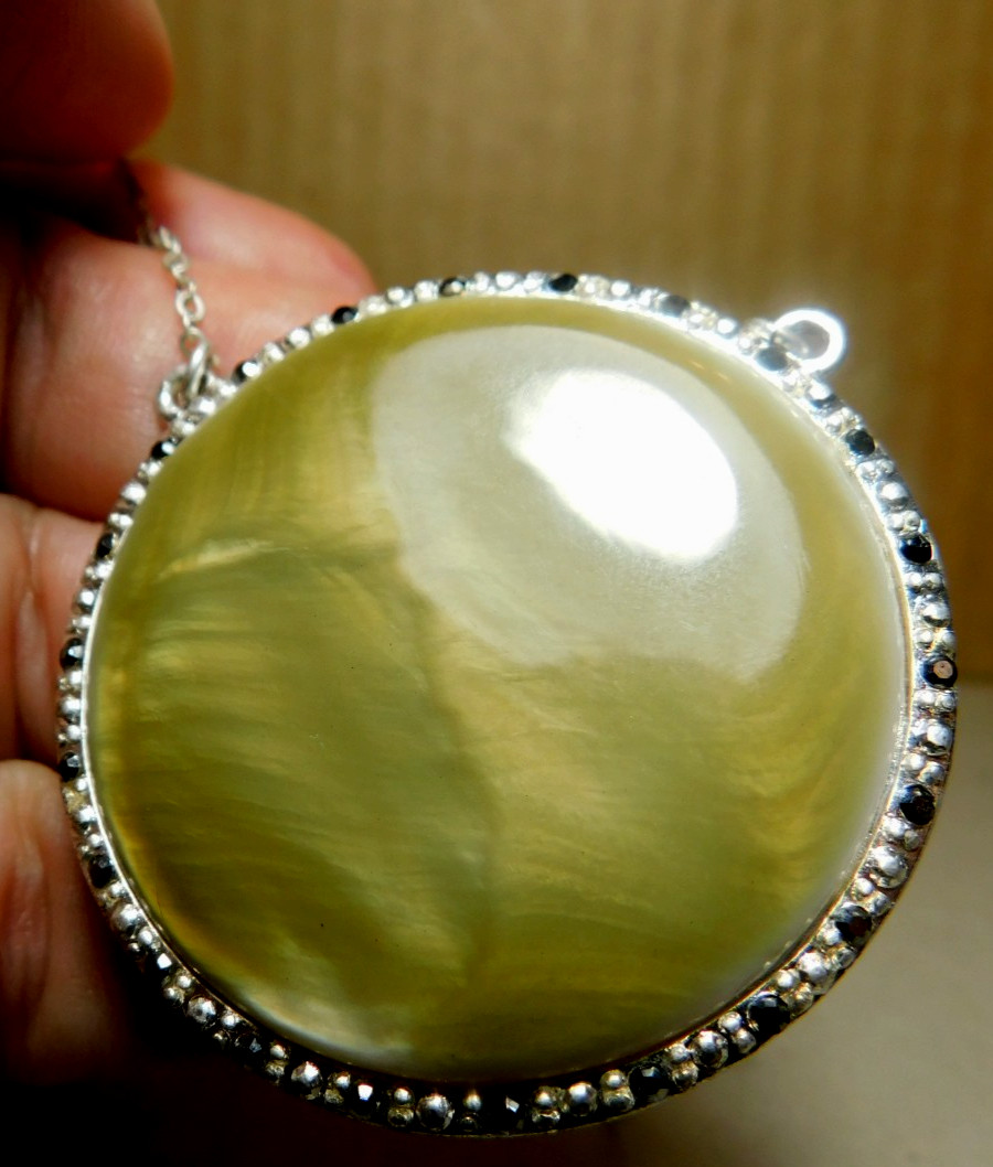 Kenneth Cole~Reaction (KCR) Silver Necklace & Large Round Green Abalone Pendant