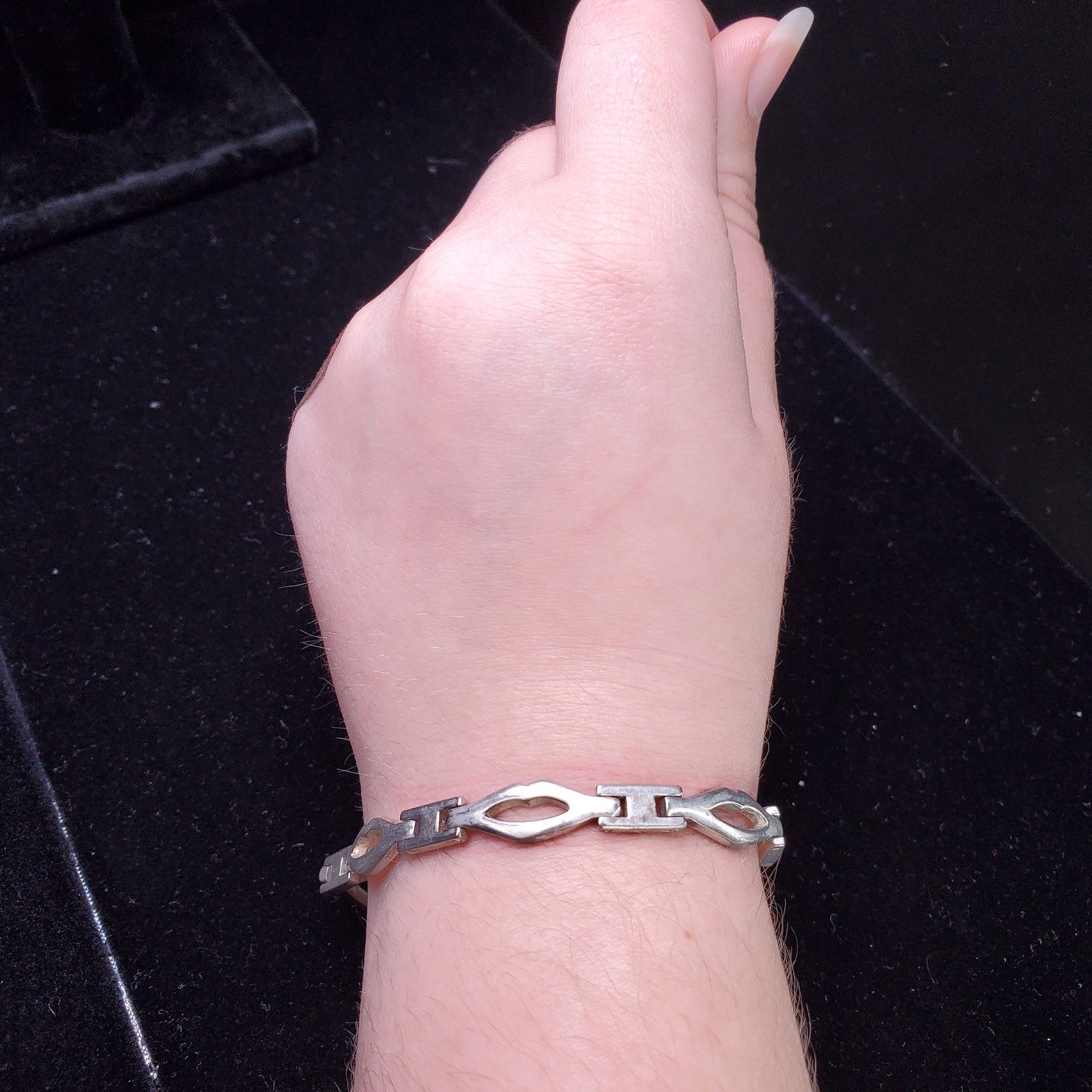 Solid Sterling Silver Kiss Bracelet Fun 7.25″ Inside Links shaped like Lips