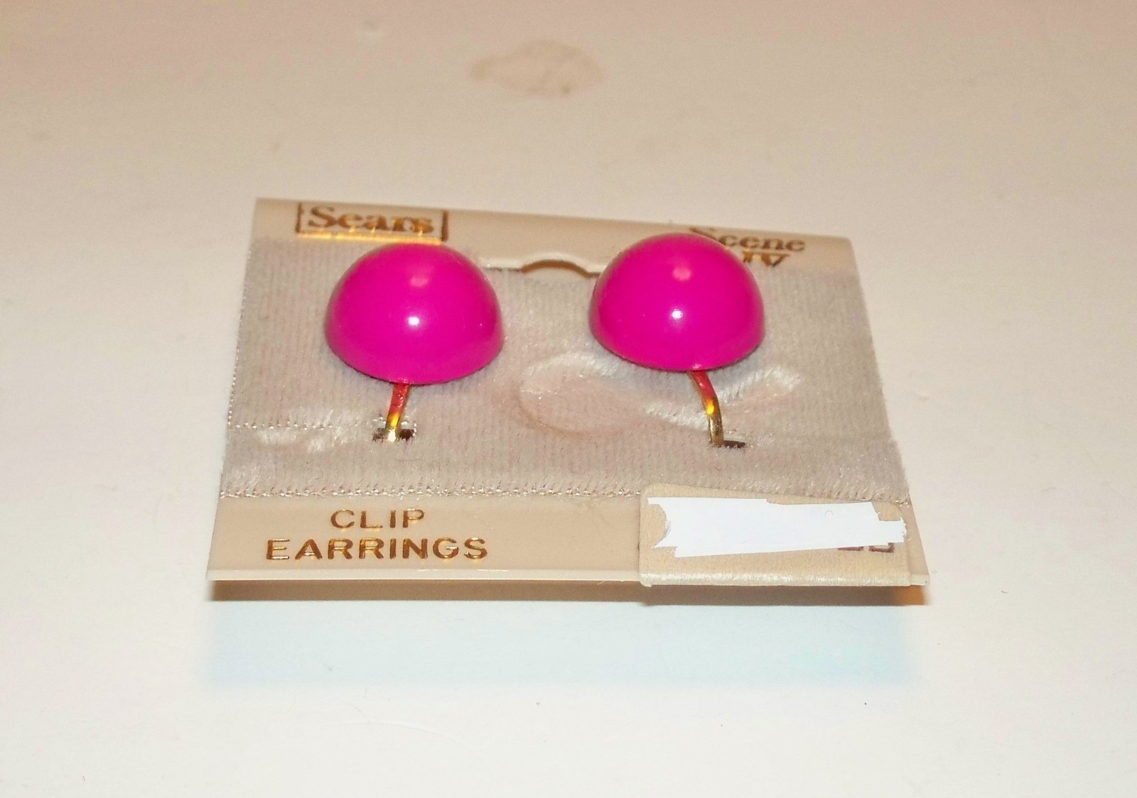 NEW Jewelry Set 24”L Necklace & Clip Earring Color Fuchsia/Pink – O12