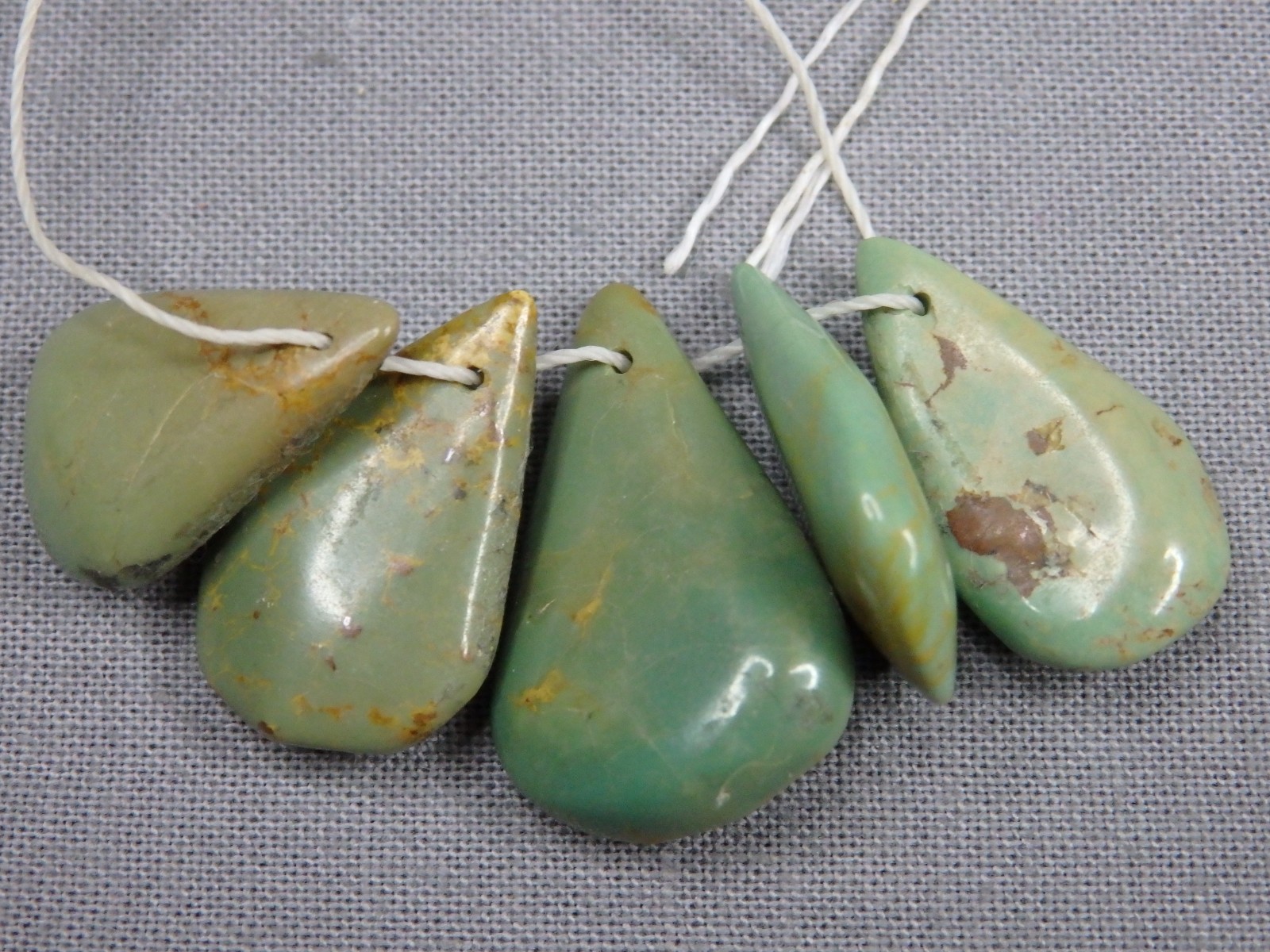 Nevada EMERALD VALLEY TURQUOISE 19-27mm Teardrop Focal Beads 3 Strands 104cts 😍