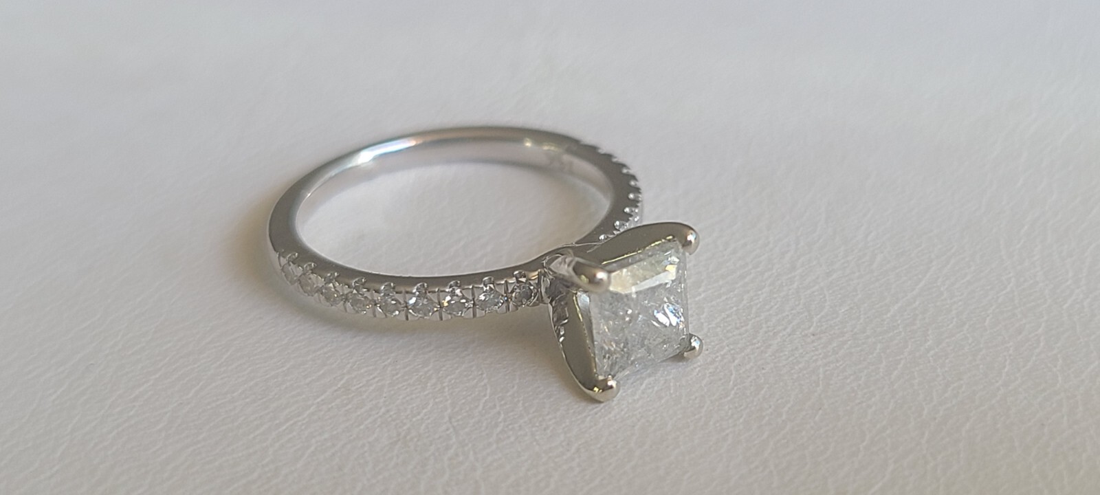 14K White Gold Diamond Ring 2.4 Grams Size 4.75