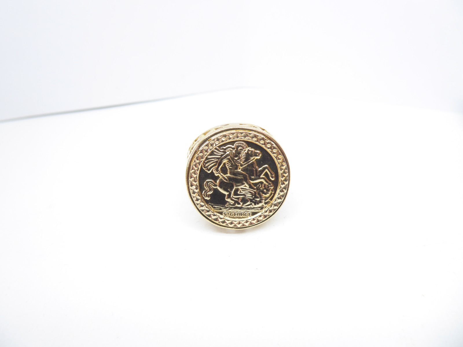9ct Gold Signet Ring George & the Dragon Disc 5.3grams Hallmarked size U 1/2 Box