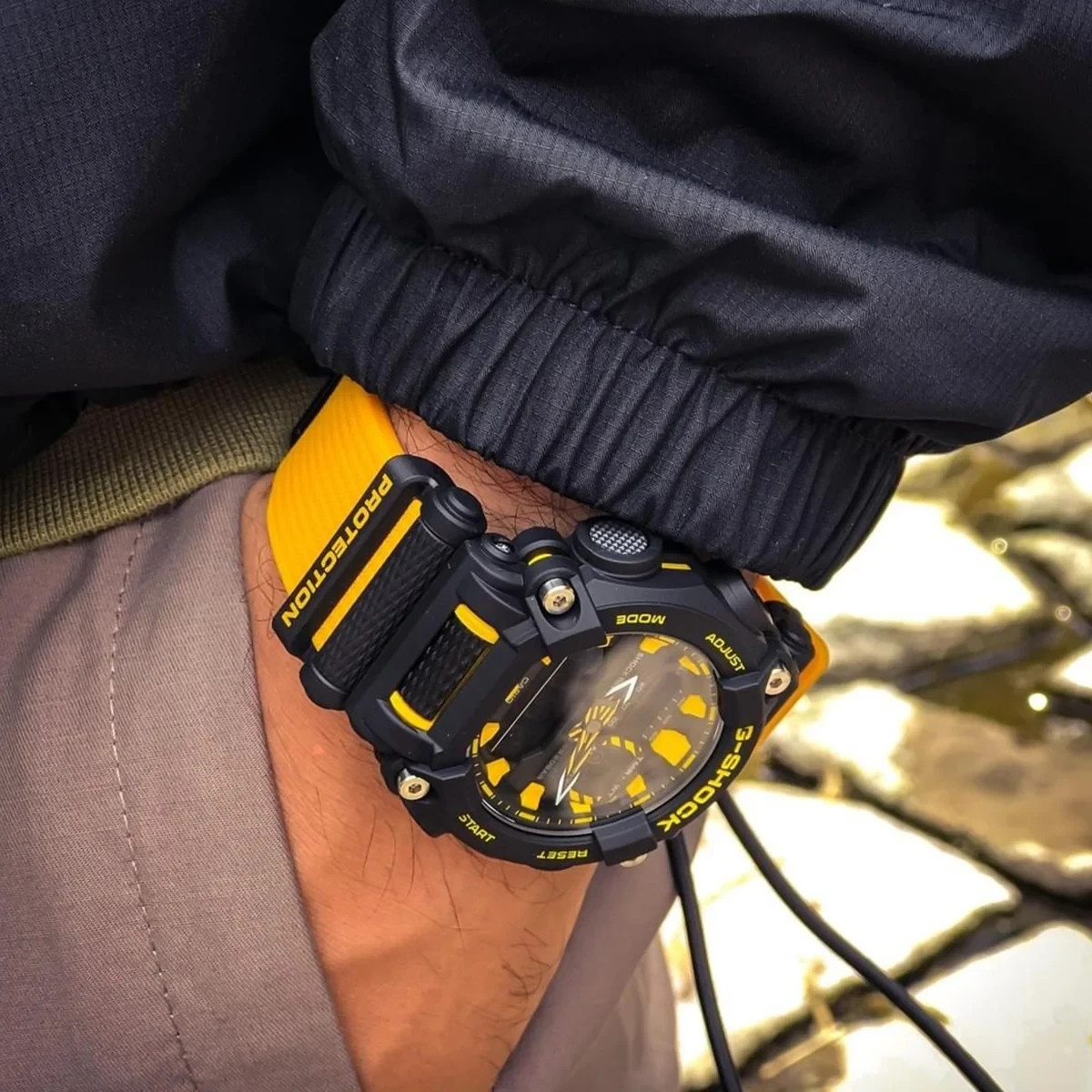 Casio G-Shock GA-900A-1A9 Analog Digital Men’s Watch Black Yellow 200M