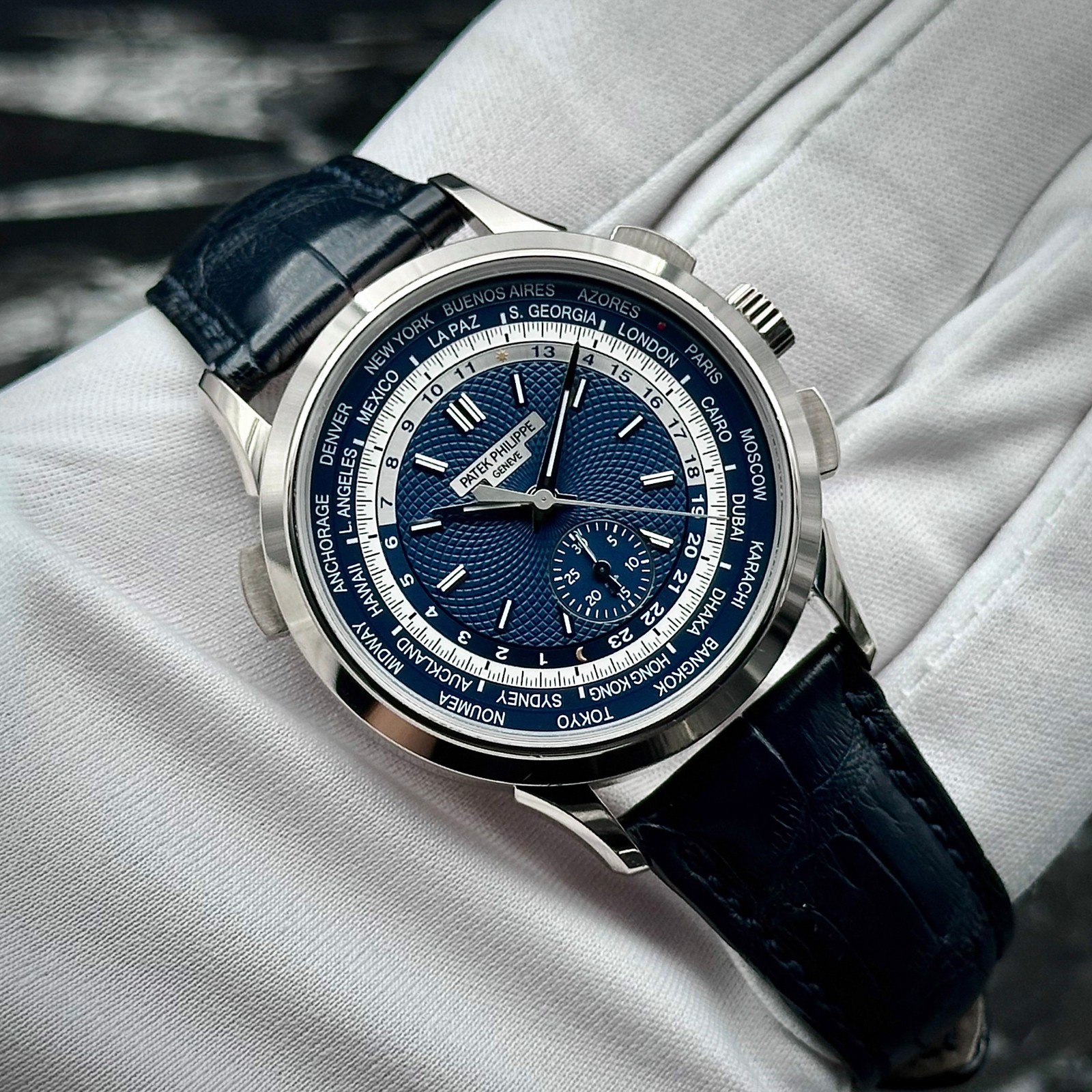 Patek Philippe World Time Flyback Chronograph 5930G White Gold Complete 39.5mm
