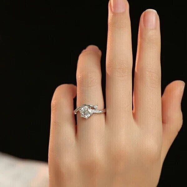 Gorgeous Round Cut Simulated Diamond Women’s Promise Ring 14K White Gold Plated
