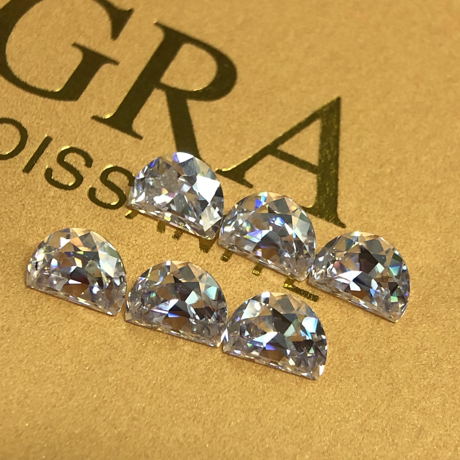 Wholesalers Special Moissanite Loose Stones Half Moon Gemstone White D Color DIY