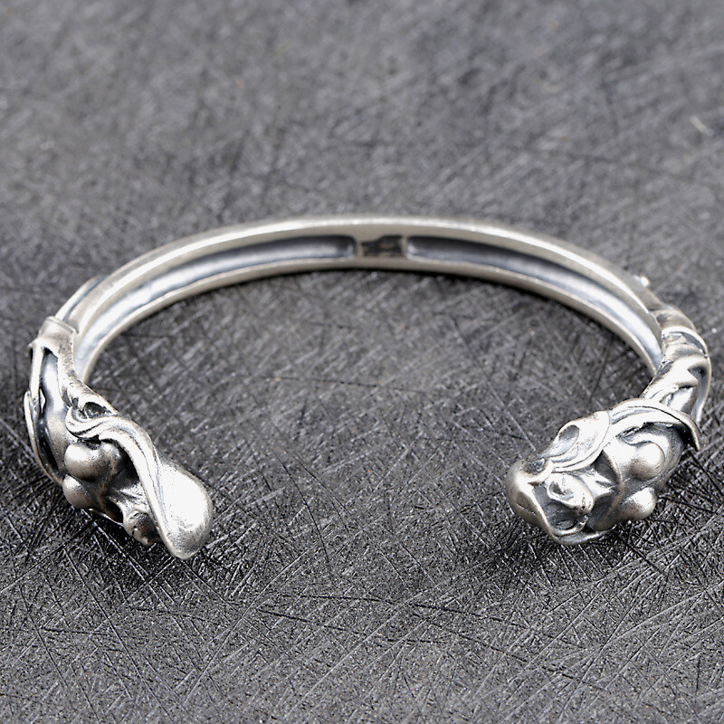 A24 Female Nude Aphrodite Goddess of Love Armrest Silver 925