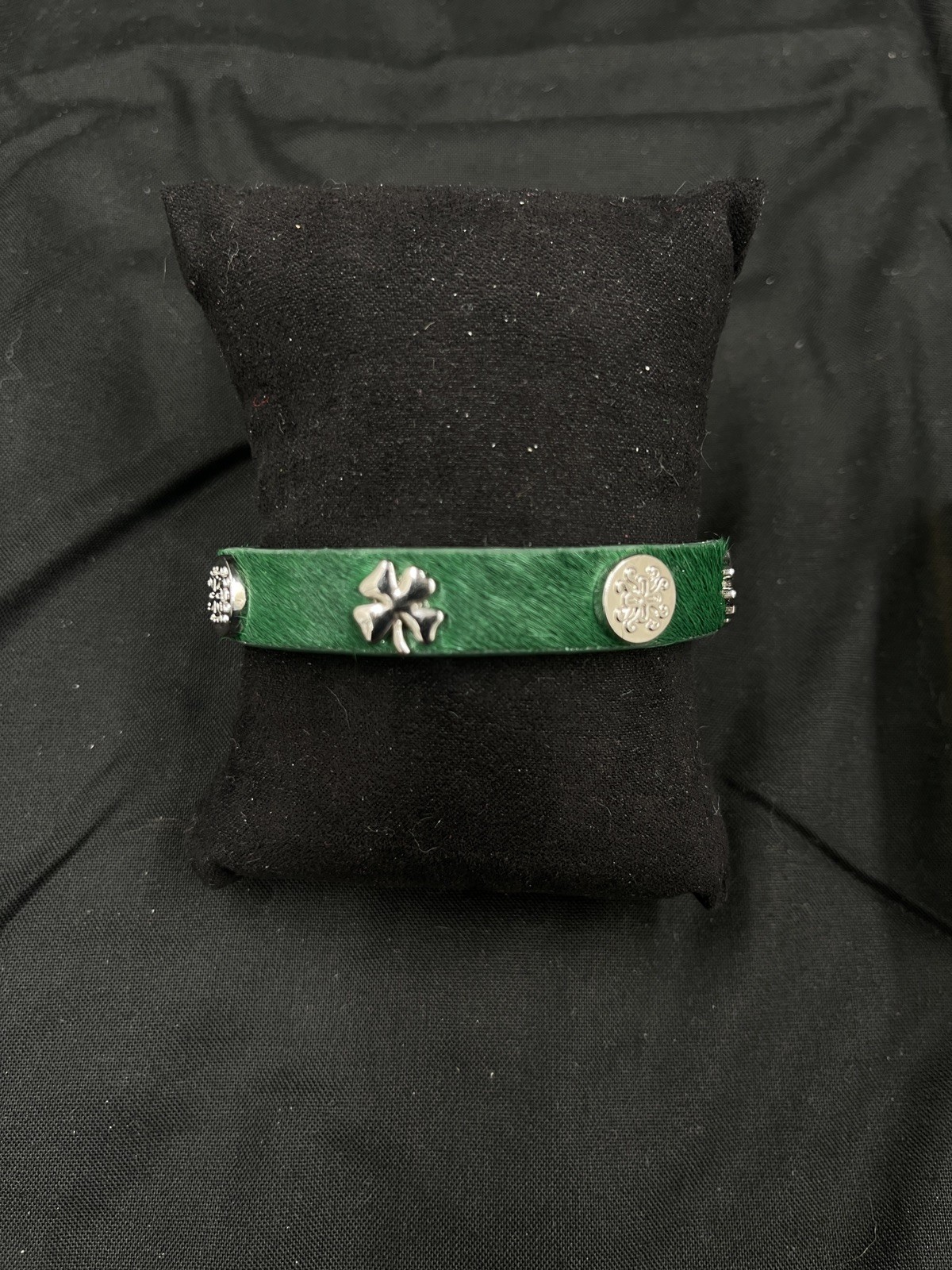 Rustic Cuff Meagen Emerald Green Calf Skin Leather Single Wrap Bracelet w/Clover