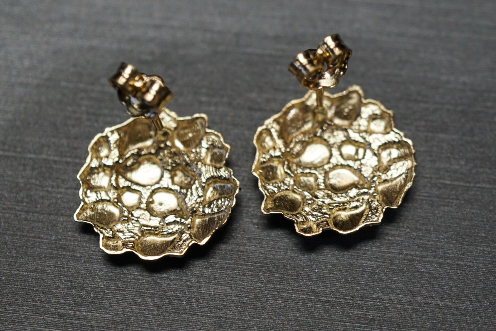 10K Solid Yellow Gold 15MM Diamond Cut Round Nugget Stud Earrings.