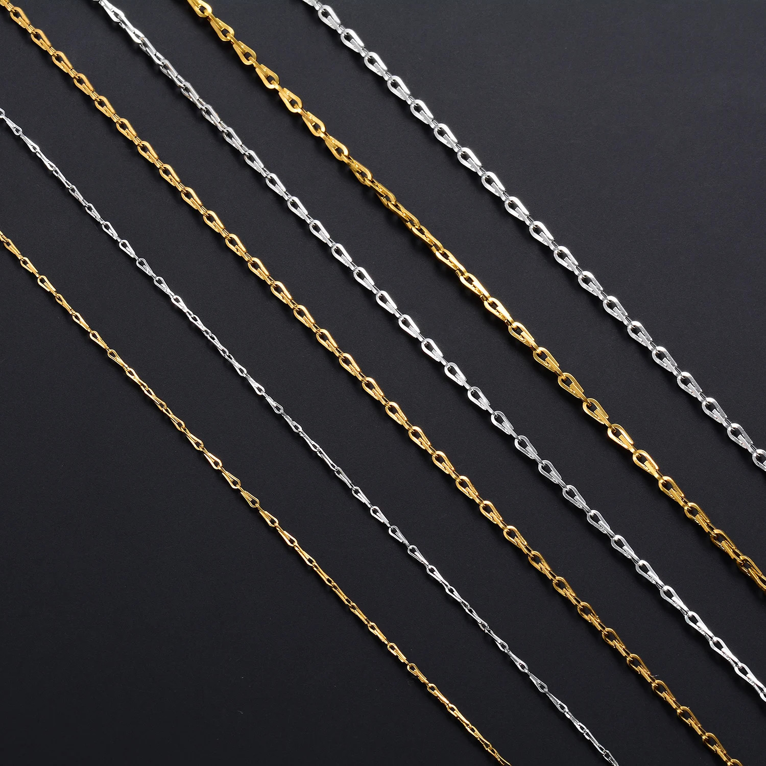 316L Stainless Steel Thin Necklace Cable Chain on the Neck PVD Gold Plated Water