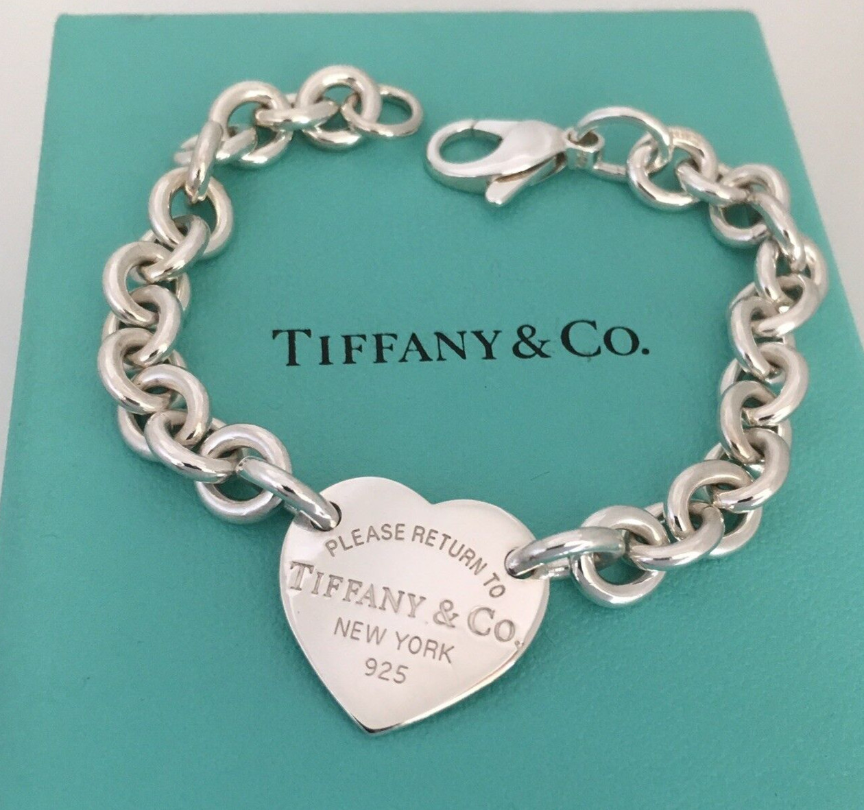 7.5″ Medium Please Return To Tiffany & Co Center Heart Charm Bracelet in Silver