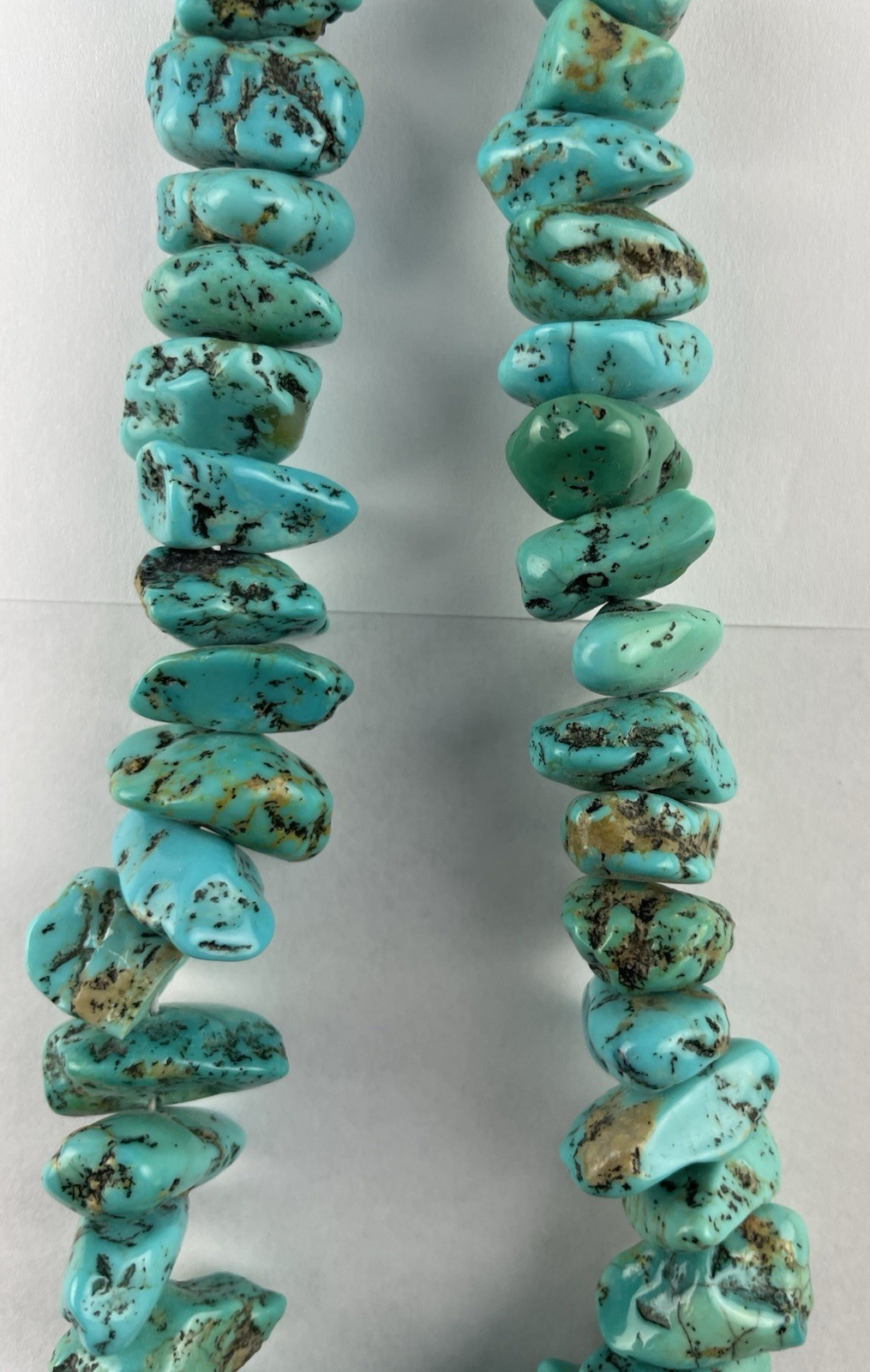 Vintage Chunky Southwest Turquoise & Shell Necklace 27, 1/2″ 61 Pieces Turquoise