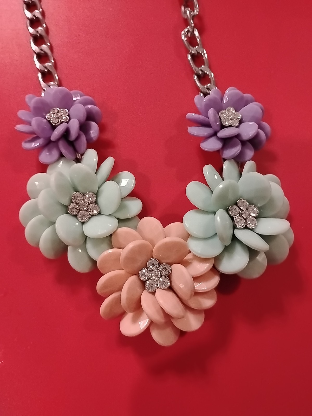Chunky Lucite Plastic Floral Burst Necklace Rhinestone Green Peach Gold Tone 22″