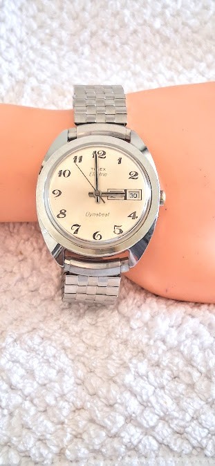 Vintage Timex Electric Dynabeat Mens Watch All Silver Tone With Day-Date SS Band