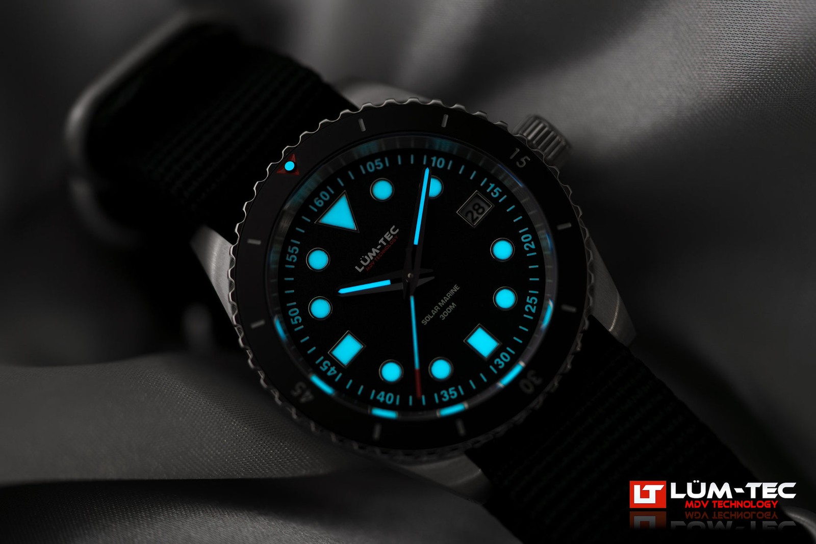 Lum-tec Dive Solar Marine 5 Super-Luminova 300M dive US Made 39mm NIB w warranty