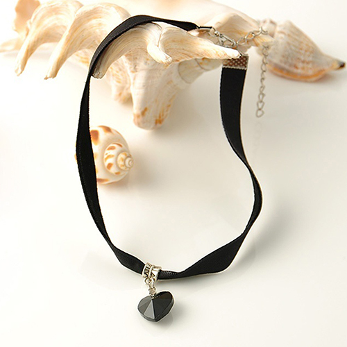 Black Velvet Choker w/ Heart Pendant Gothic Punk Necklace USA SELLER 3-1