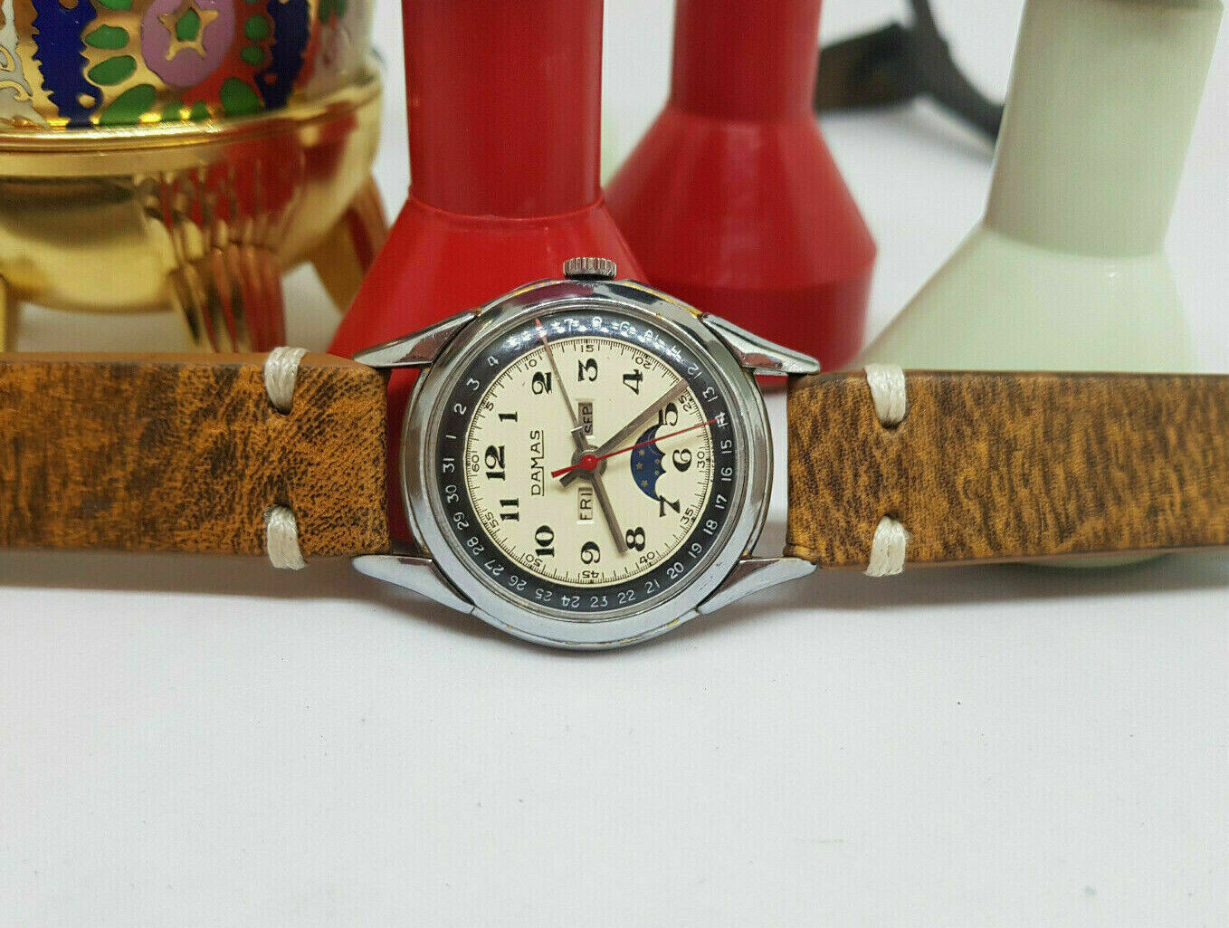 RARE VINTAGE DAMAS TRIPLE CALENDAR MOON DIAL MANUAL WIND MAN’S WATCH