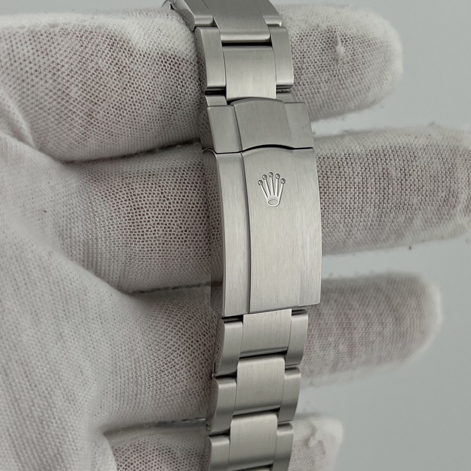 2025 Rolex Oyster Perpetual 124300 41mm Blue Dial Stainless Steel Box Papers