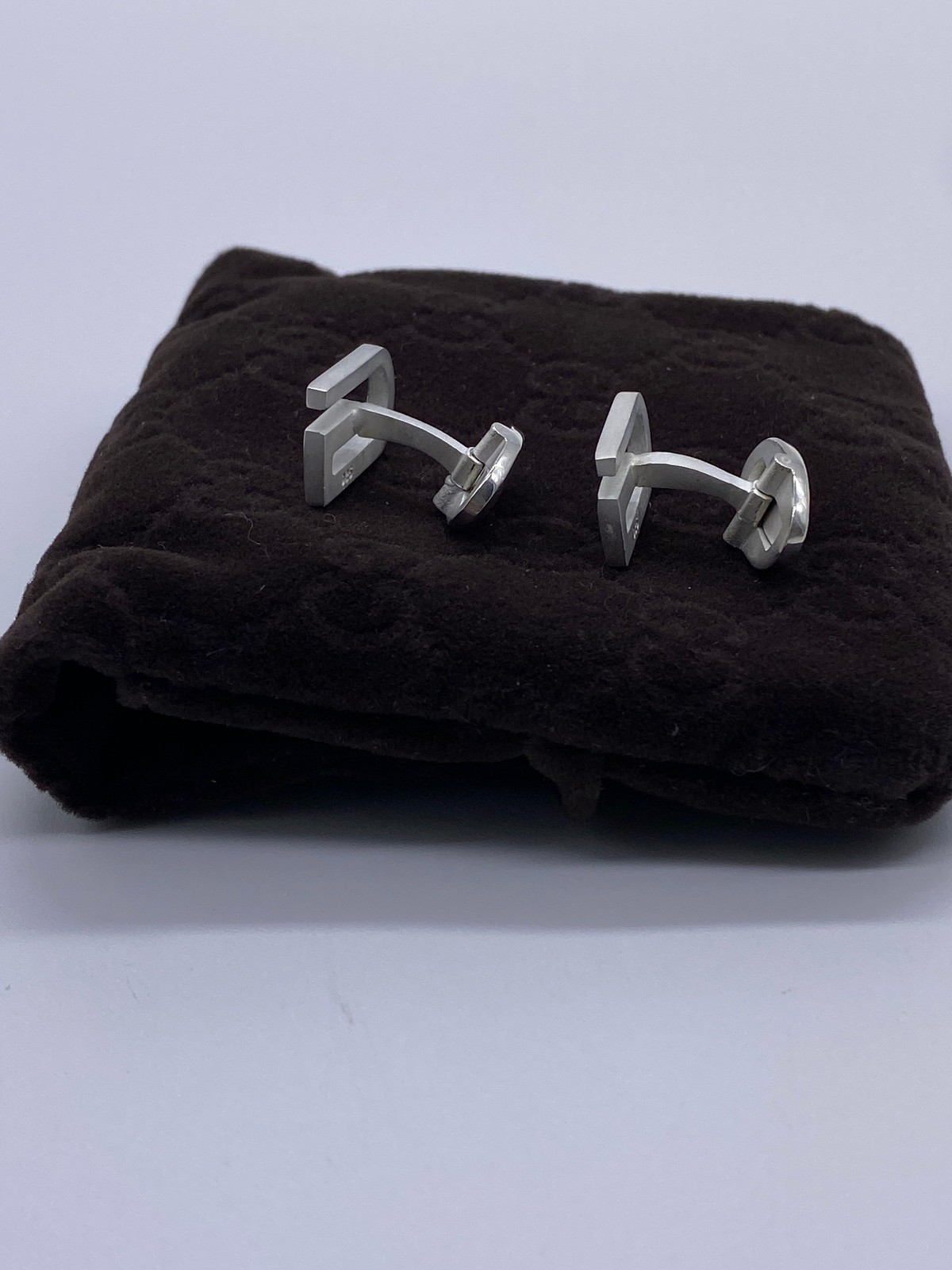 Gucci Cufflinks “G” Logo Sterling Silver 925 IN ORIGINAL BOX 8.6g, 1.7cm x 1.0cm