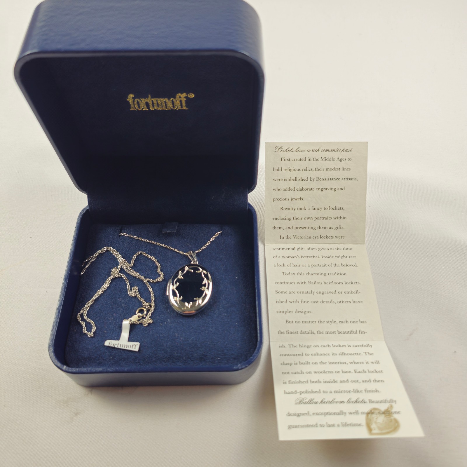 Fortunoff Ballou Heirloom Sterling Silver Oval Floral Locket Necklace Box 22 In