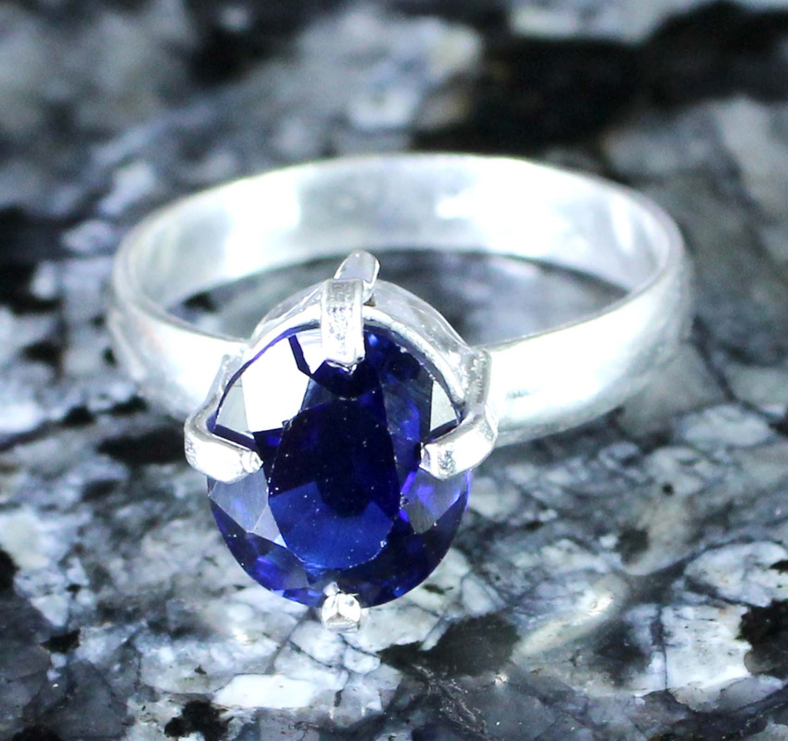 Natural 5.35 Ct Blue Sapphire Oval Gemstone Certified Unisex Ring Birthday Gift