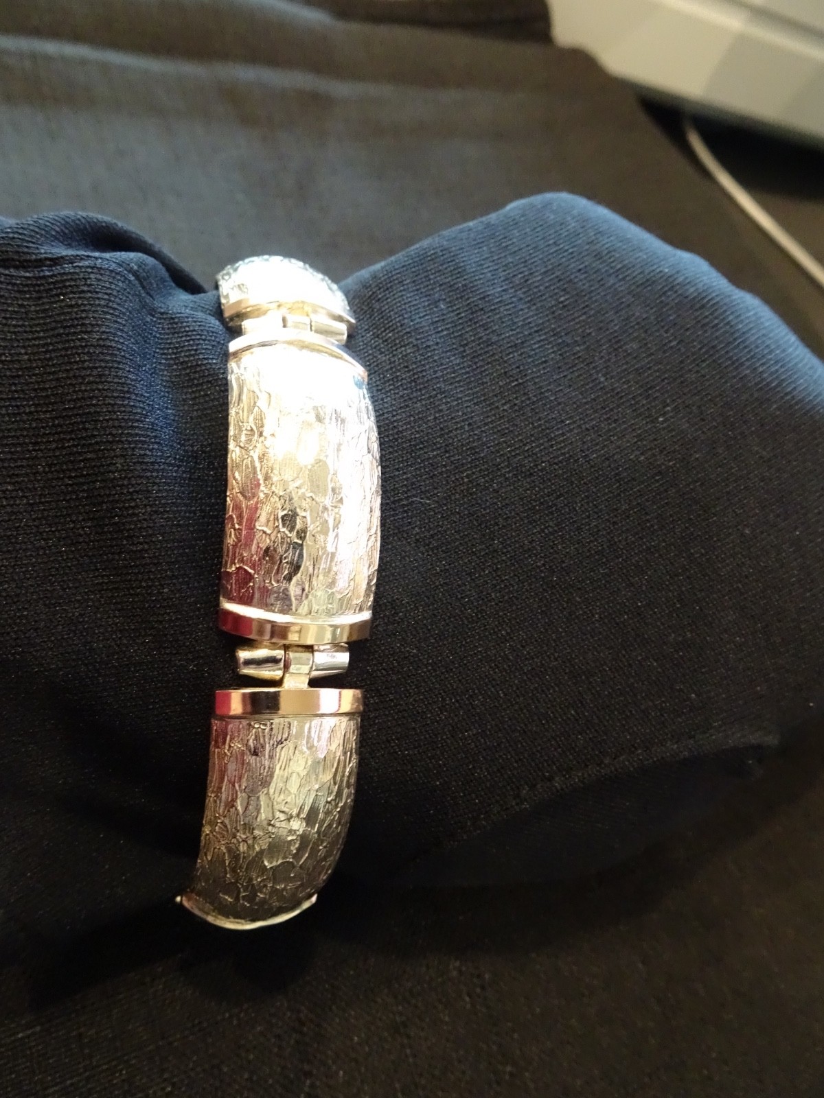 #779 SP-925 4-SECTION BANGLE LINK BRACELET-FANCY–READY FOR A QUEEN