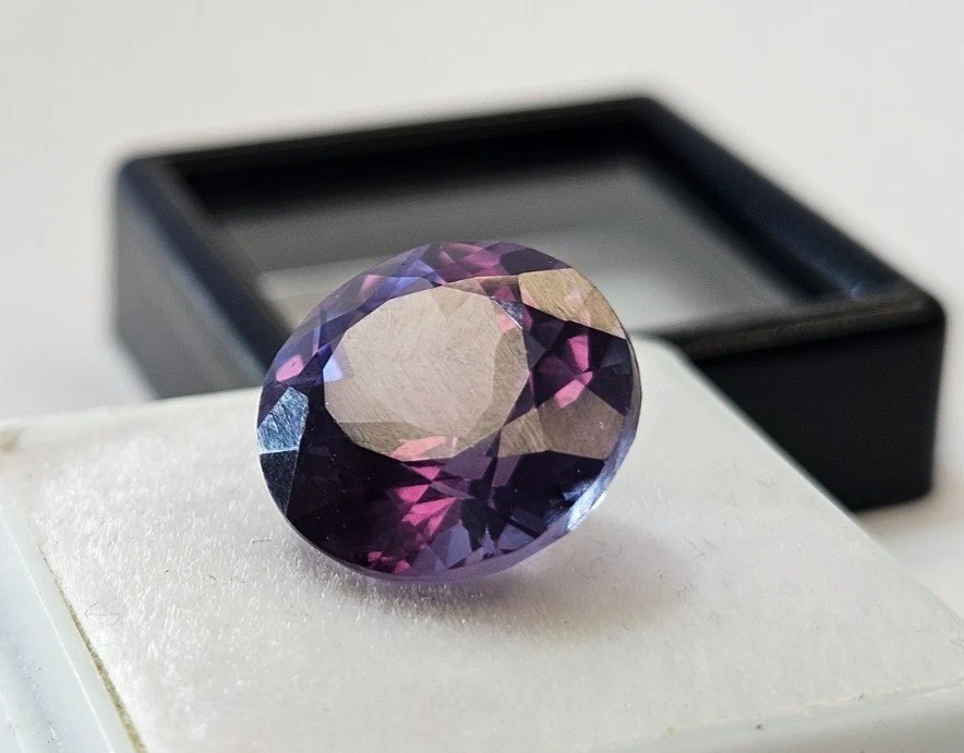 Natural Alexandrite Colour Changing Round Cut 8-10 Ct Loose Certified Gemstone