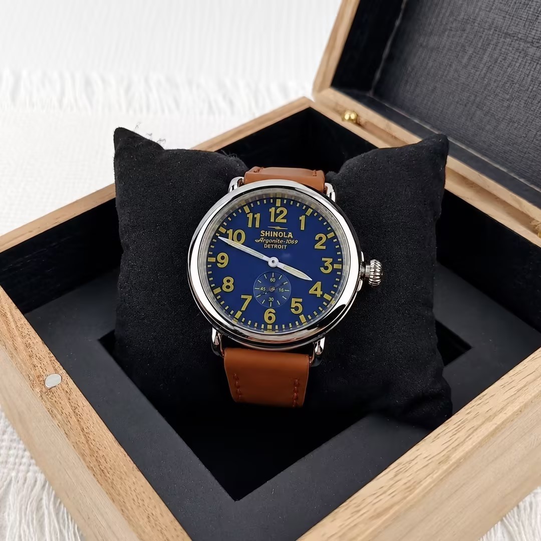 Shinola Runwell Men’s Watch 41mm Collegiate Blue Dial Argonite 1069 Quartz NEW